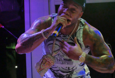 Flo Rida Performing Clear Water, Fl.